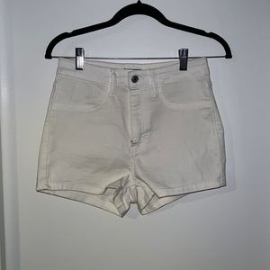 Target brand Wild Fable white high rise denim shorts US size 6/28R
